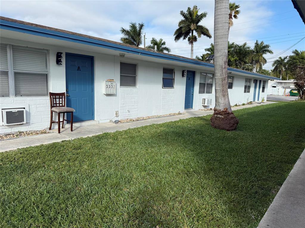 Apartment for rent at 237 SE Park St #237-2, Dania, FL 33004
