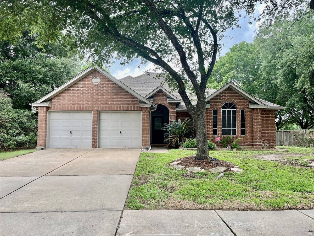 Apartment for rent at 11302 Meadowchase Dr, Houston, TX 77065