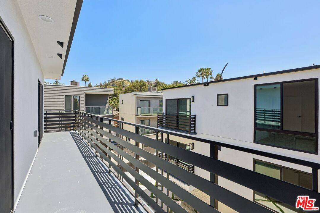Apartment for rent at 2111 Holly Dr #2, Los Angeles, CA 90068