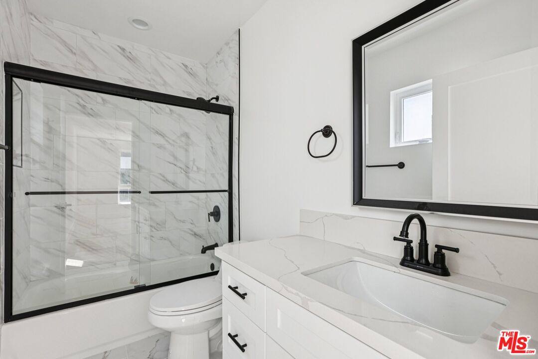 Apartment for rent at 2111 Holly Dr #2, Los Angeles, CA 90068