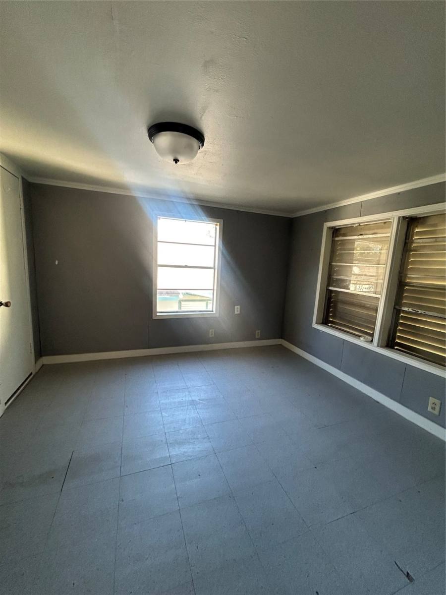 Apartment for rent at 1901 N Ave G #1, Freeport, TX 77541