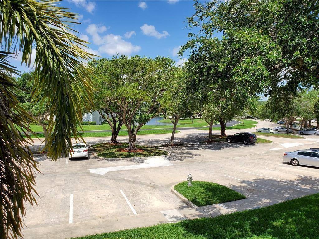 Apartment for rent at 6061 Balboa Circle #201, Boca Raton, FL 33433