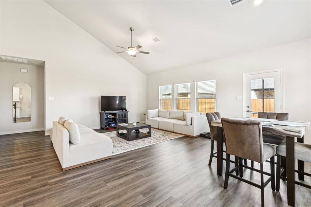 Apartment for rent at 1008 Edgehurst Dr, McKinney, TX 75071