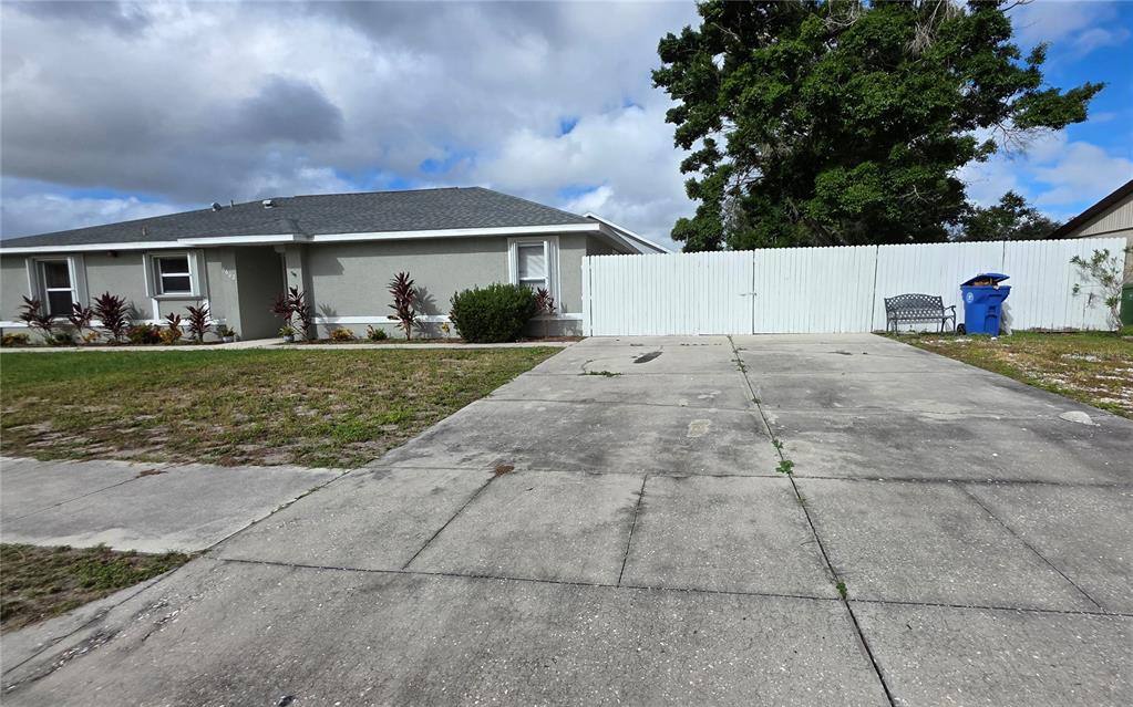 Apartment for rent at 6602 38th Ave Circle W, Bradenton, FL 34209