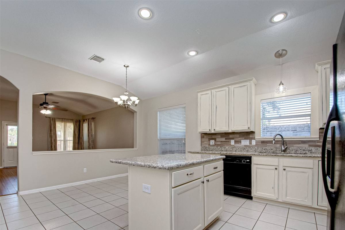 Apartment for rent at 26439 Richwood Oaks Dr, Katy, TX 77494