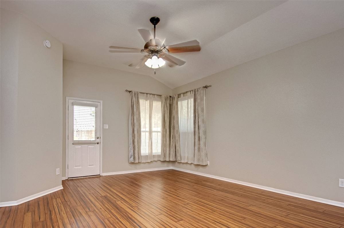 Apartment for rent at 26439 Richwood Oaks Dr, Katy, TX 77494
