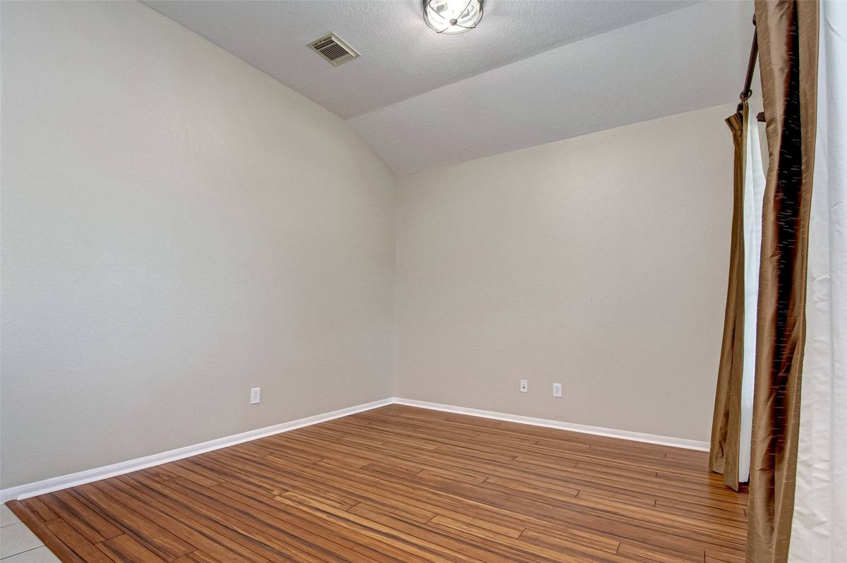 Apartment for rent at 26439 Richwood Oaks Dr, Katy, TX 77494