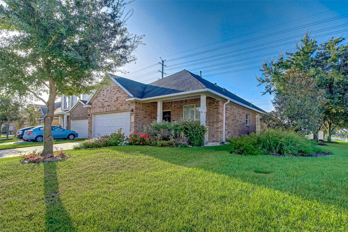 Apartment for rent at 26439 Richwood Oaks Dr, Katy, TX 77494