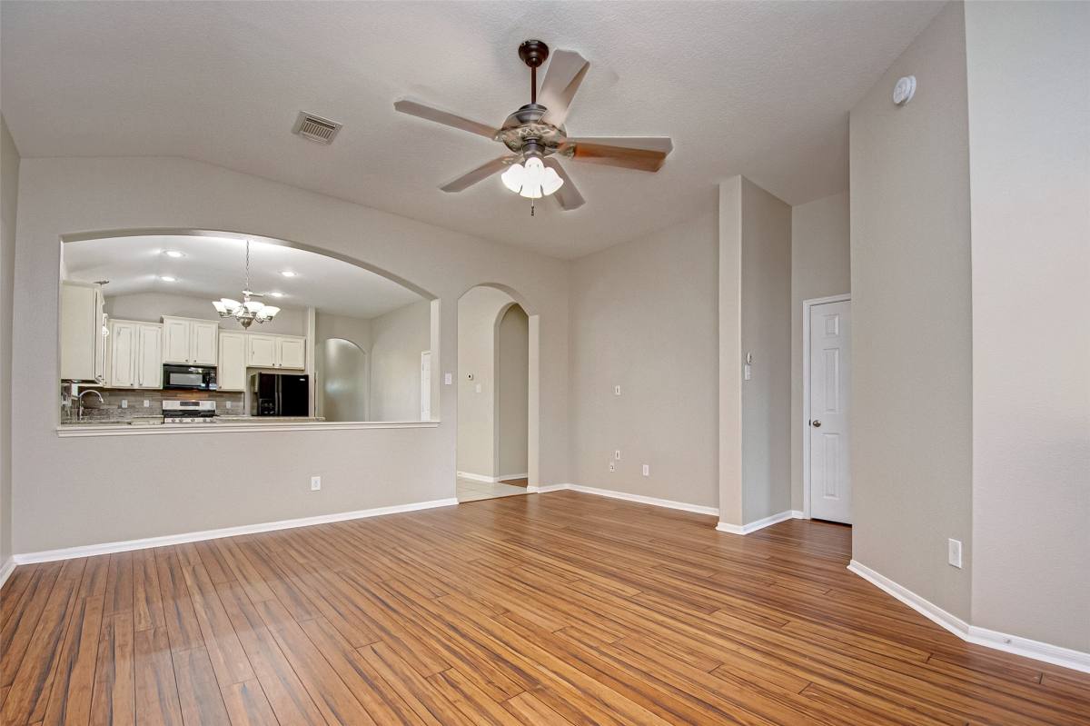 Apartment for rent at 26439 Richwood Oaks Dr, Katy, TX 77494