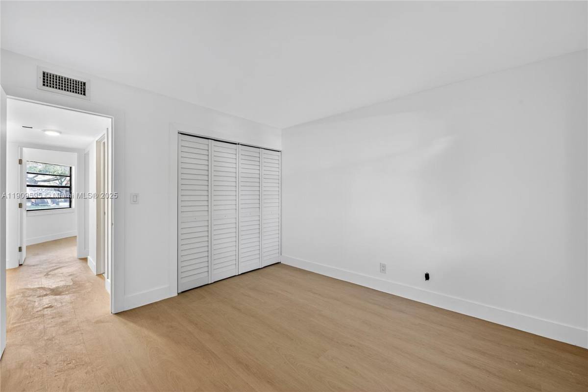 Condo for rent at 4198 Lakeside Dr, Fort Lauderdale, FL 33319
