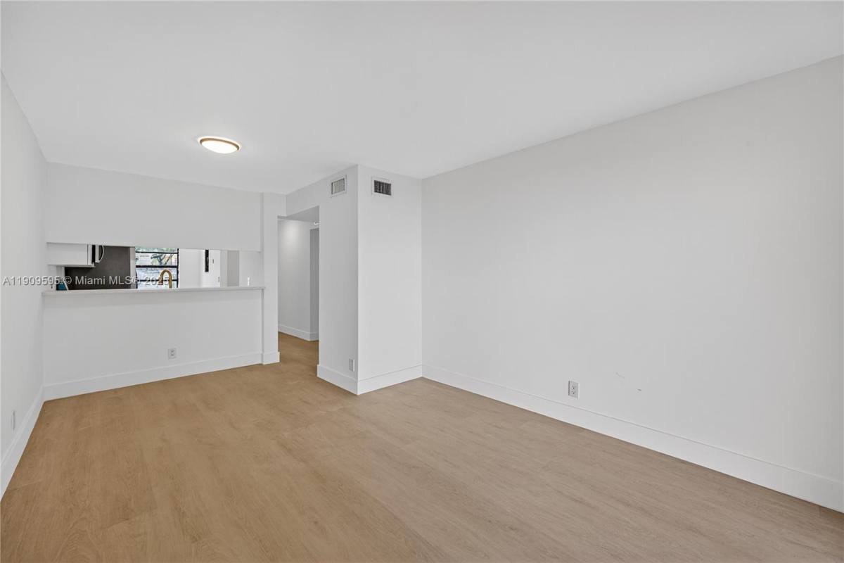 Condo for rent at 4198 Lakeside Dr, Fort Lauderdale, FL 33319