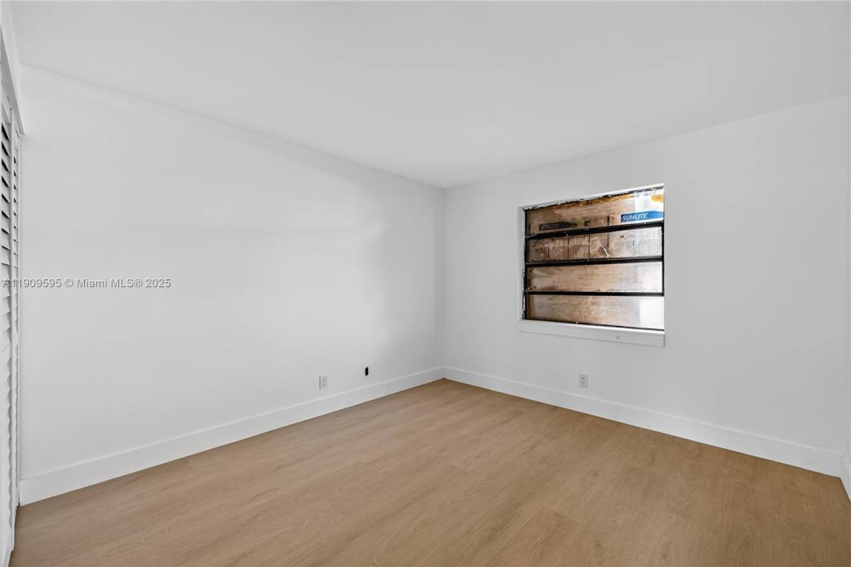 Condo for rent at 4198 Lakeside Dr, Fort Lauderdale, FL 33319