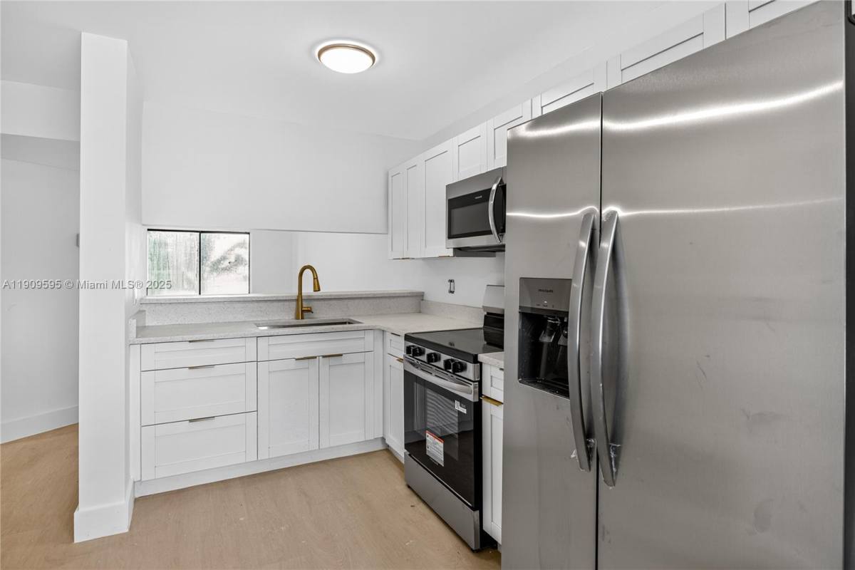 Condo for rent at 4198 Lakeside Dr, Fort Lauderdale, FL 33319