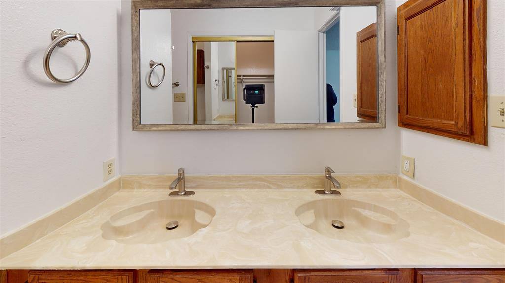 Townhouse for rent at 1842 Silverwood Lane, Plano, TX 75075