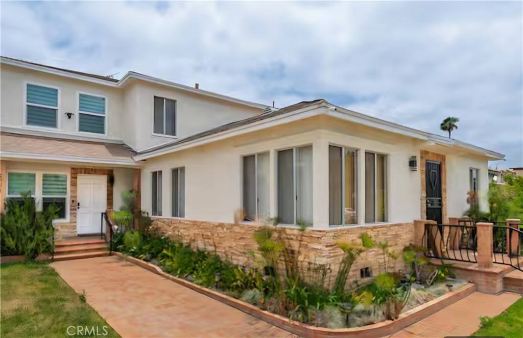 Apartment for rent at 1724 S Crescent Heights Blvd, Los Angeles, CA 90035