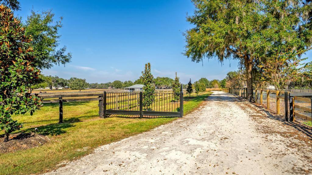Apartment for rent at 15305 NW 112th Place Rd, Morriston, FL 32668