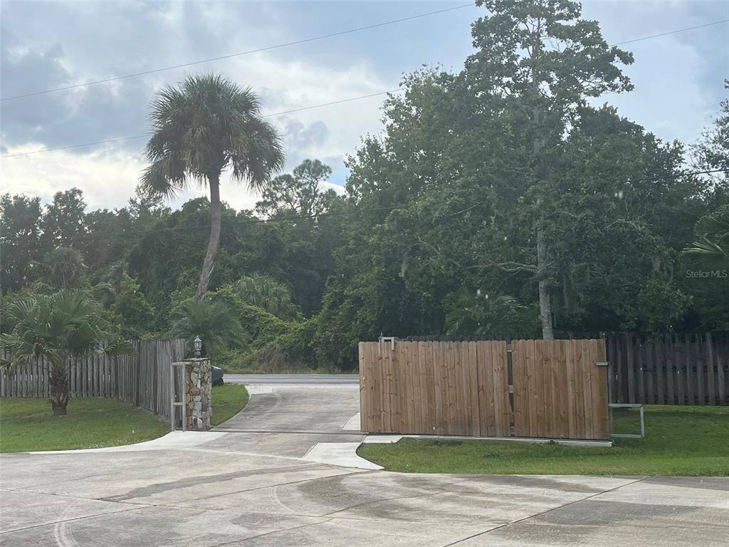 Apartment for rent at 6560 Timberlane Rd, Lake Wales, FL 33898