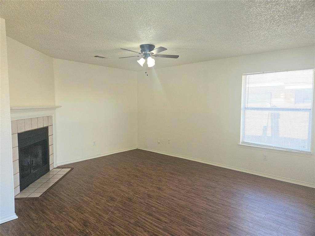 Apartment for rent at 4625 Goldrock Dr, Fort Worth, TX 76137