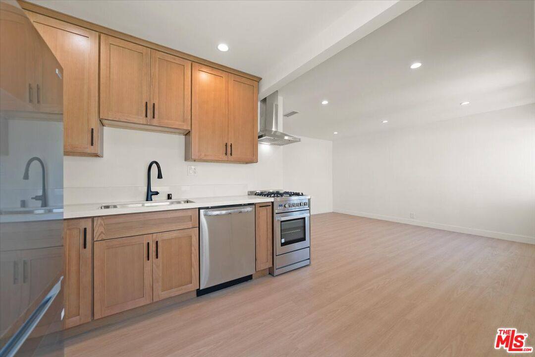 Apartment for rent at 702 Washington Blvd #702, Marina Del Rey, CA 90292