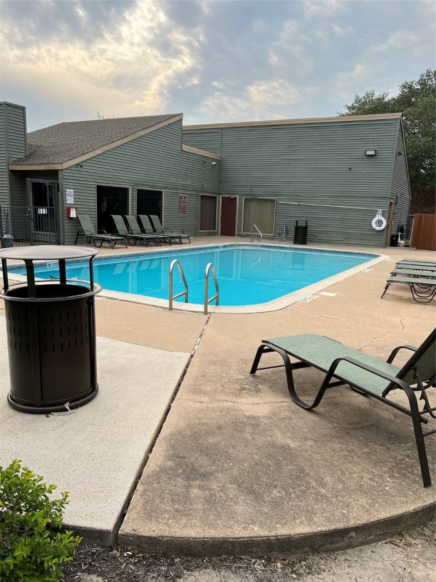 Condo for rent at 1900 Bay Area Blvd #243, Houston, TX 77058