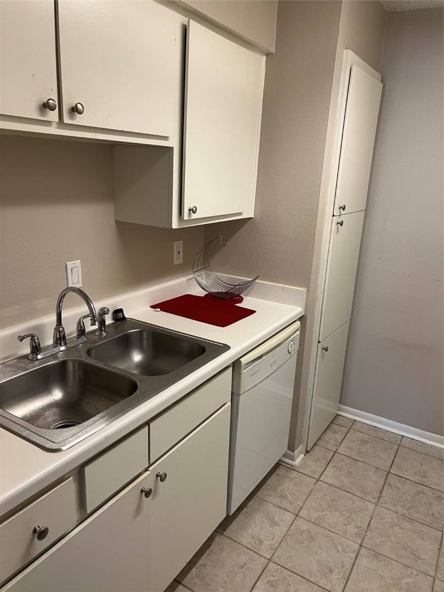 Condo for rent at 1900 Bay Area Blvd #243, Houston, TX 77058