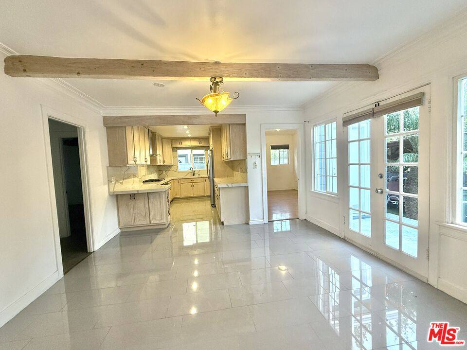 Apartment for rent at 2701 S Harcourt Ave, Los Angeles, CA 90016