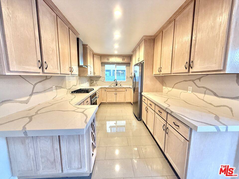 Apartment for rent at 2701 S Harcourt Ave, Los Angeles, CA 90016