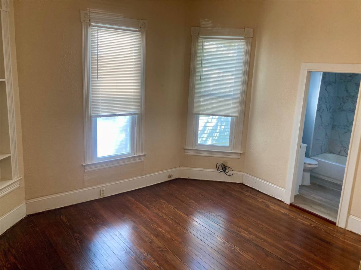 Apartment for rent at 3523 Ave L #3523FRONT, Galveston, TX 77550
