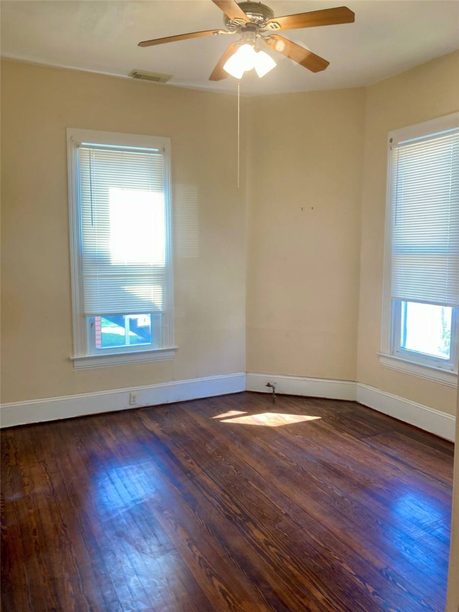 Apartment for rent at 3523 Ave L #3523FRONT, Galveston, TX 77550
