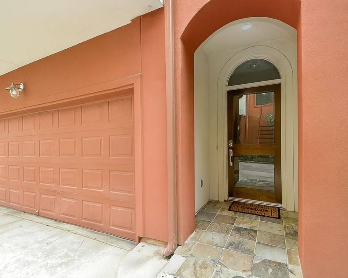 Townhouse for rent at 404 Parker St #404, Houston, TX 77007