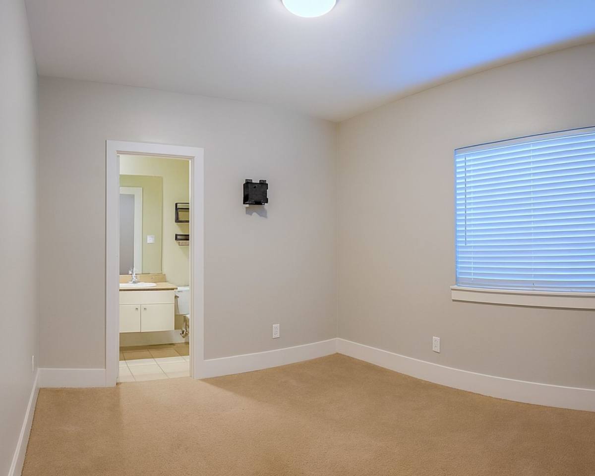 Townhouse for rent at 404 Parker St #404, Houston, TX 77007