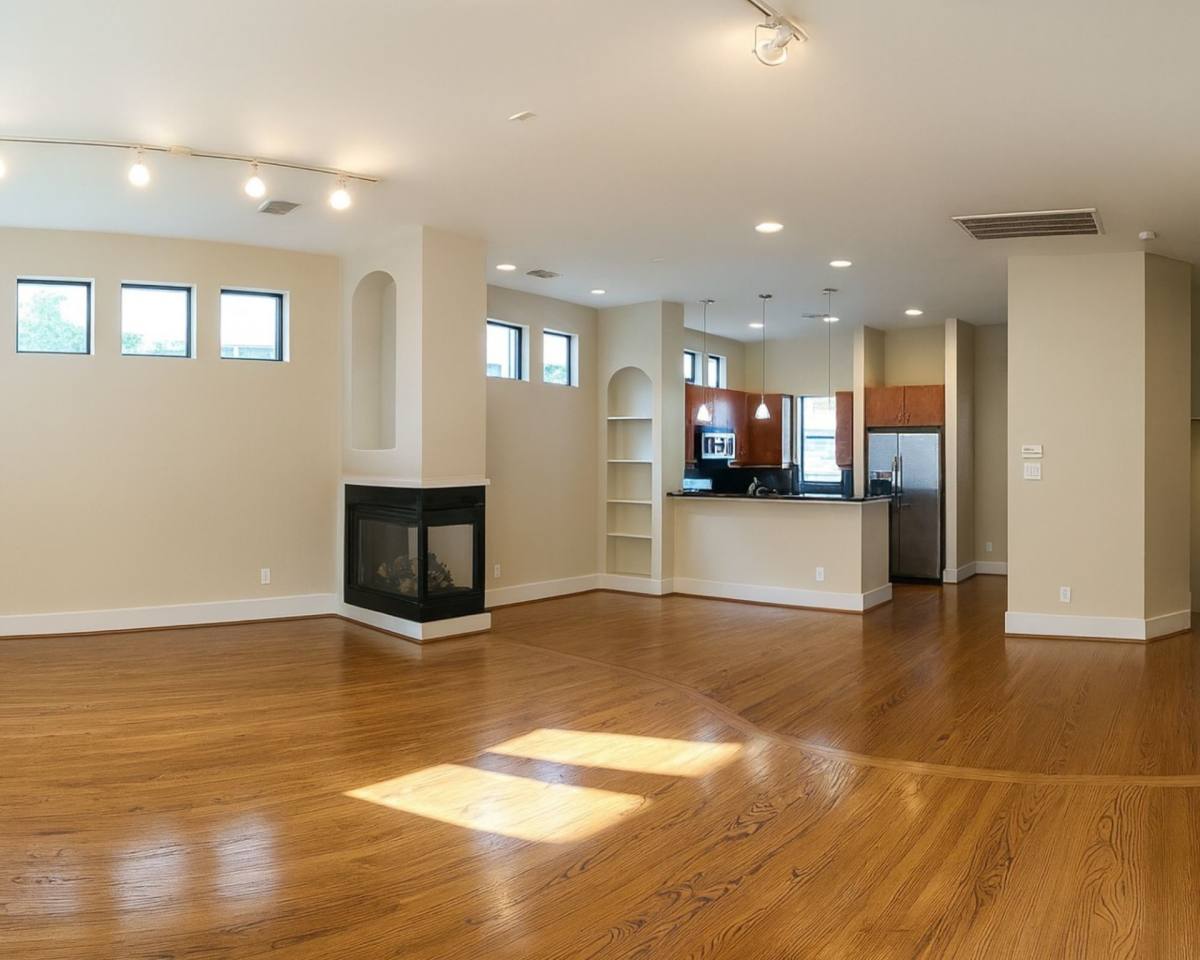 Townhouse for rent at 404 Parker St #404, Houston, TX 77007