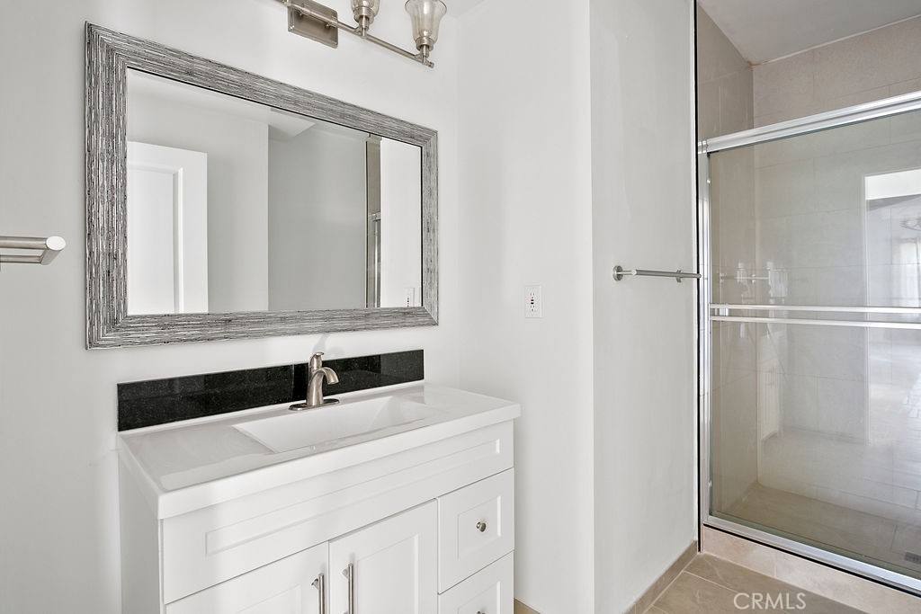 Apartment for rent at 2370 Pine Ave #2370A, Long Beach, CA 90806