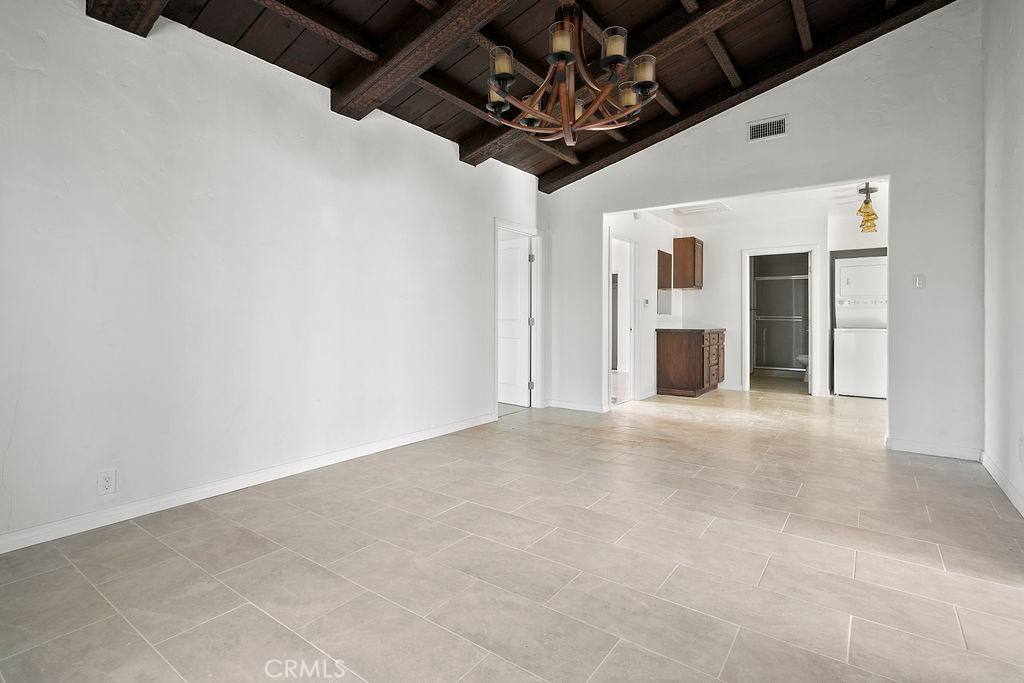 Apartment for rent at 2370 Pine Ave #2370A, Long Beach, CA 90806