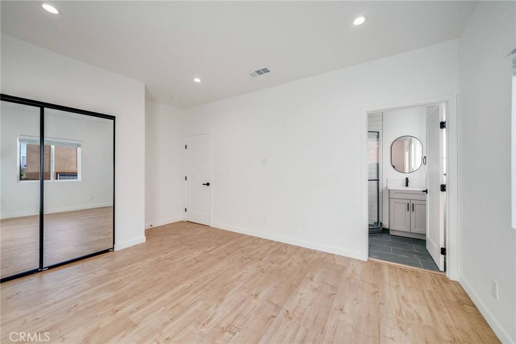 Apartment for rent at 3261 City Terrace Dr #32611 4, Los Angeles, CA 90063