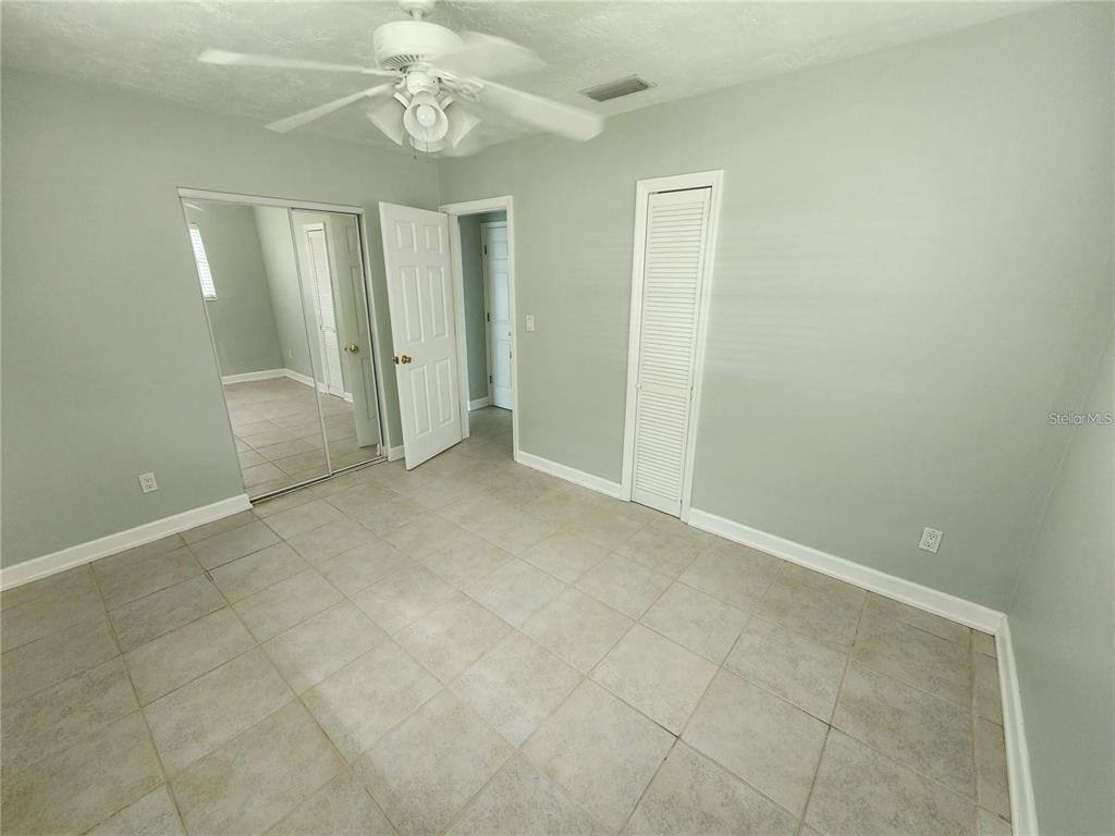 Apartment for rent at 109 21st St NE #109, Bradenton, FL 34208
