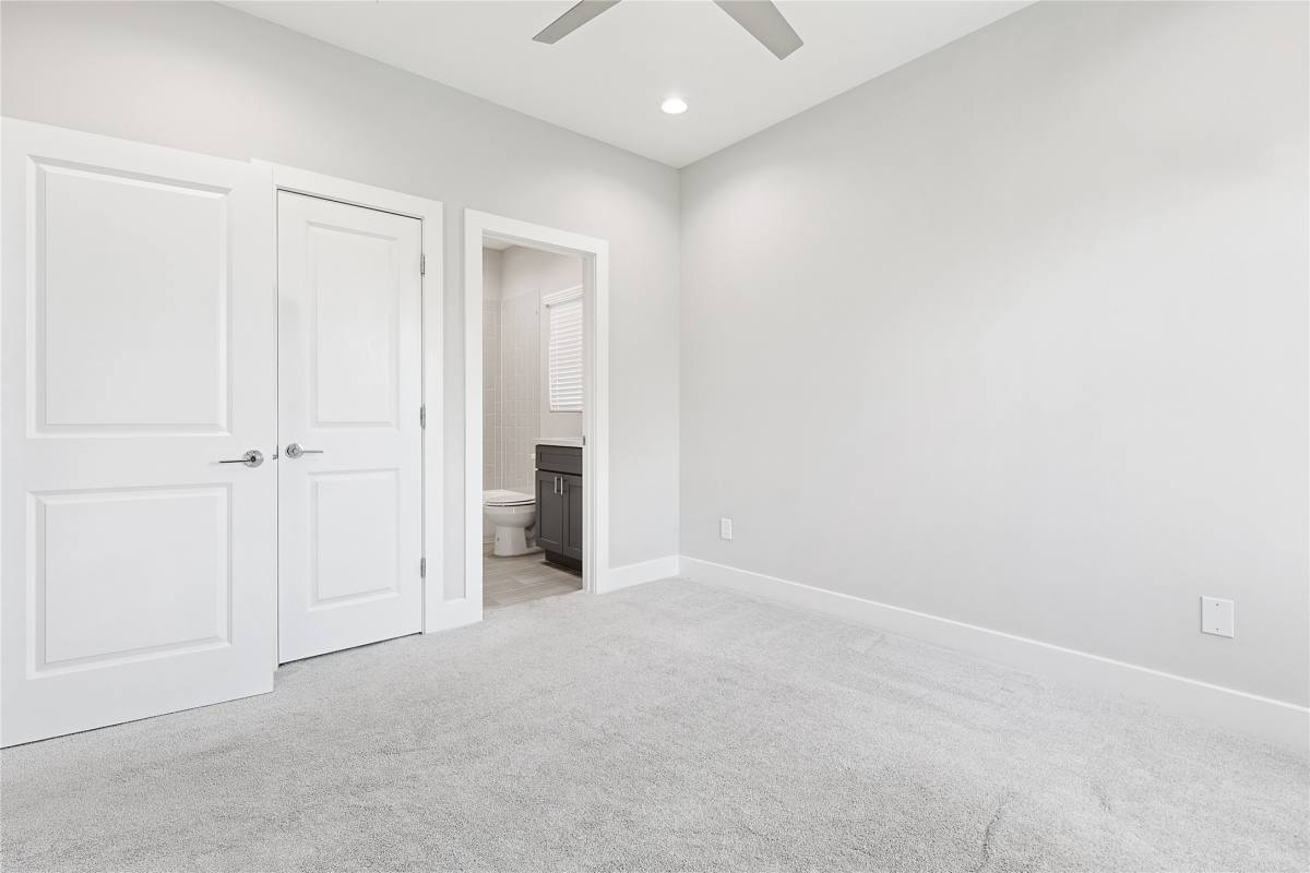 Apartment for rent at 1222 Upton St, Houston, TX 77020