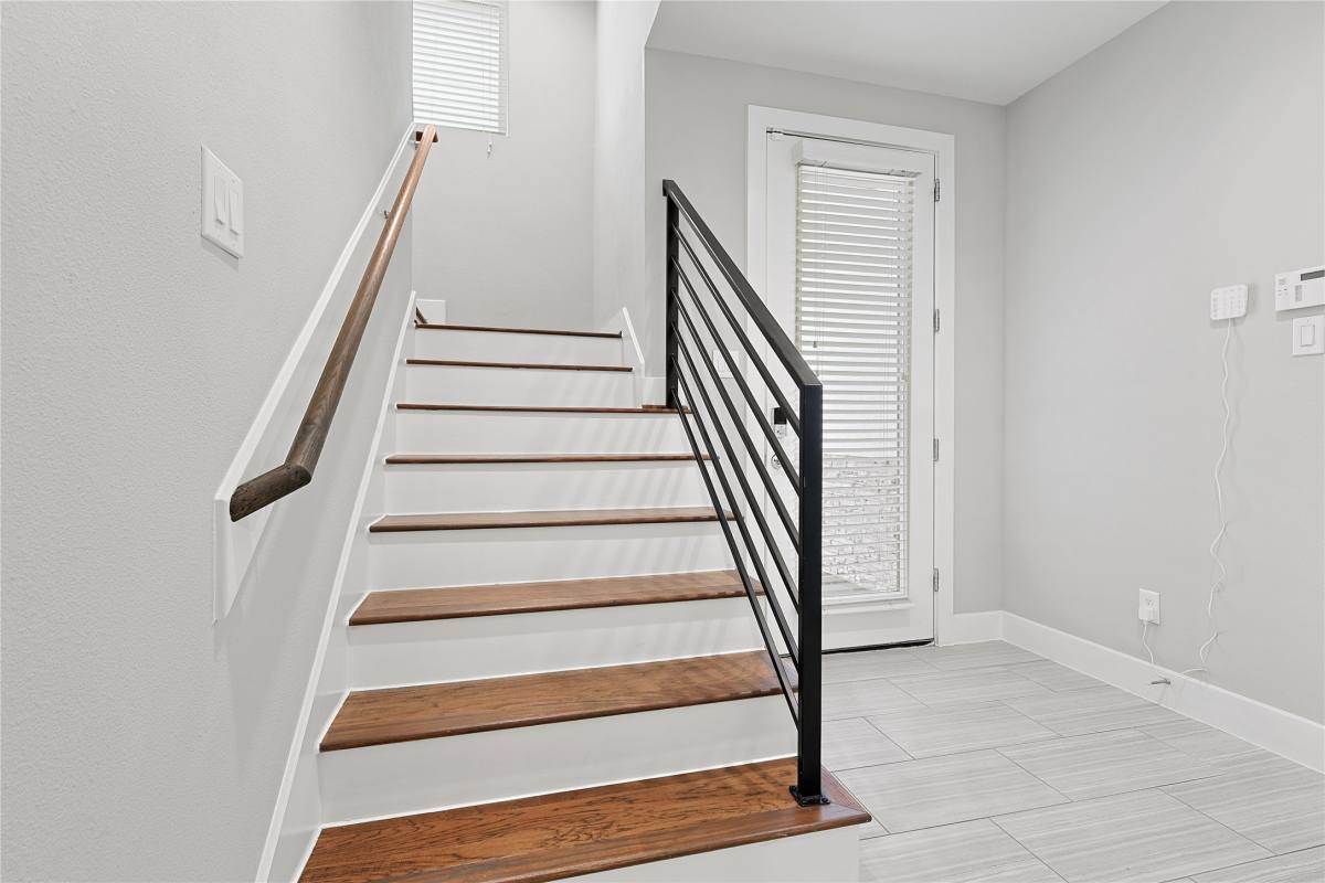 Apartment for rent at 1222 Upton St, Houston, TX 77020