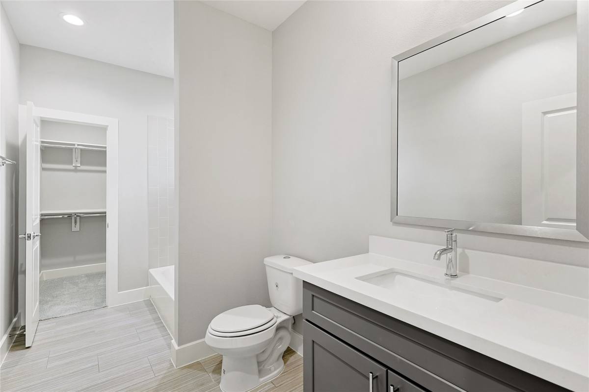 Apartment for rent at 1222 Upton St, Houston, TX 77020