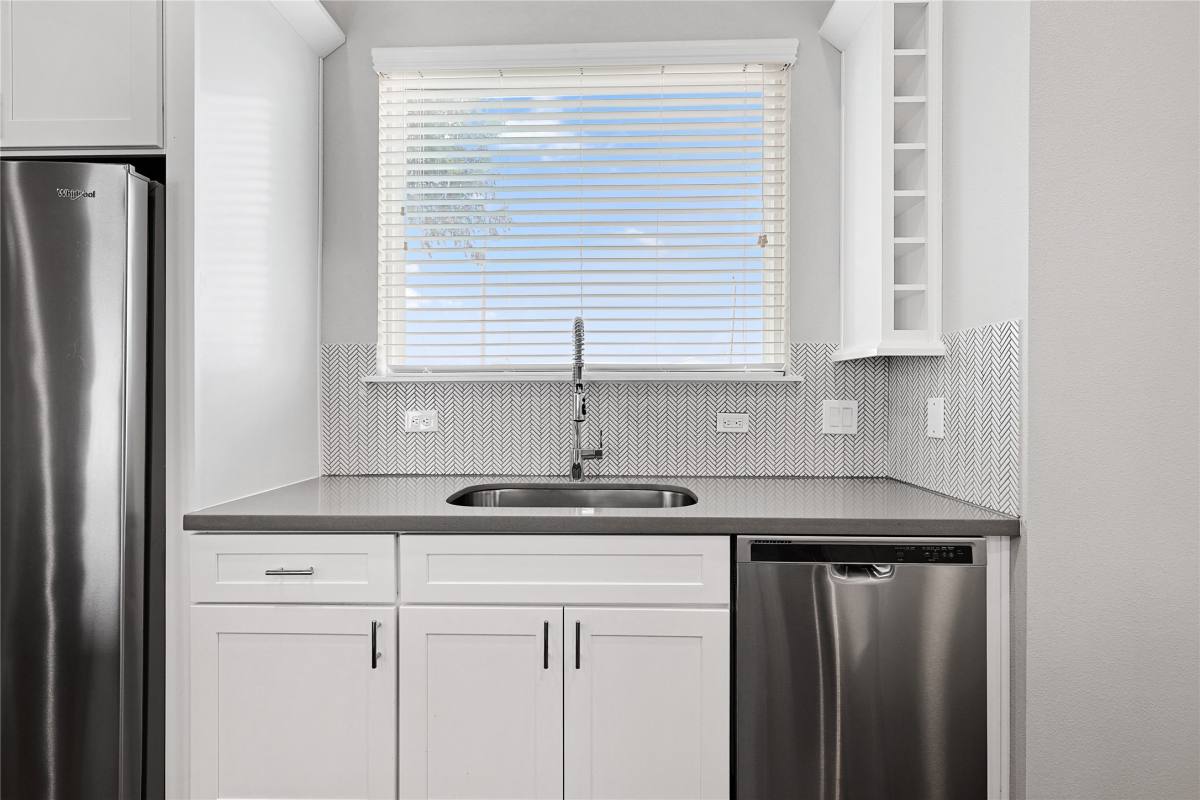 Apartment for rent at 1222 Upton St, Houston, TX 77020