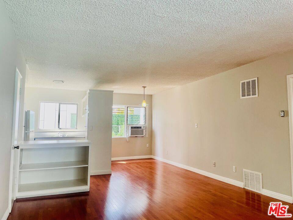 Apartment for rent at 941 N San Vicente Blvd #941-2, West Hollywood, CA 90069