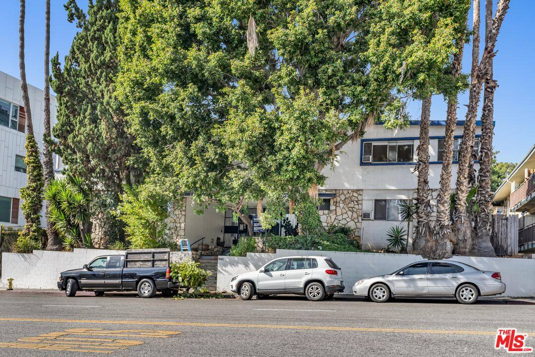 Apartment for rent at 941 N San Vicente Blvd #941-2, West Hollywood, CA 90069