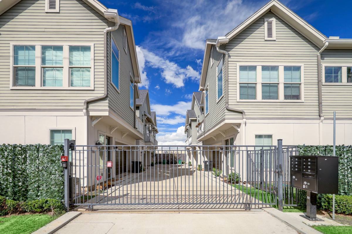 Apartment for rent at 2119 Naomi St #2119A, Houston, TX 77054