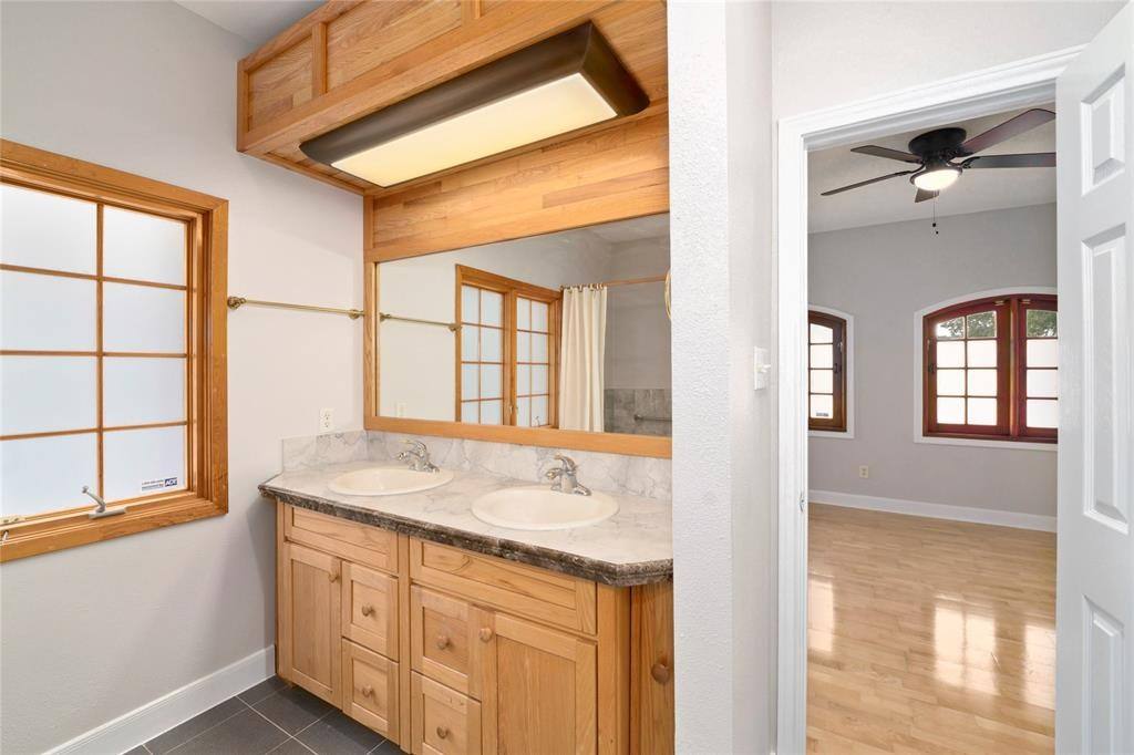 Apartment for rent at 6303 Lugary Dr, Houston, TX 77036