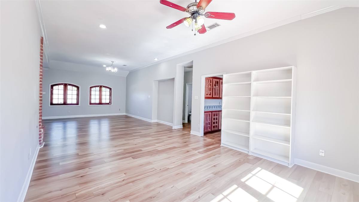 Apartment for rent at 6303 Lugary Dr, Houston, TX 77036