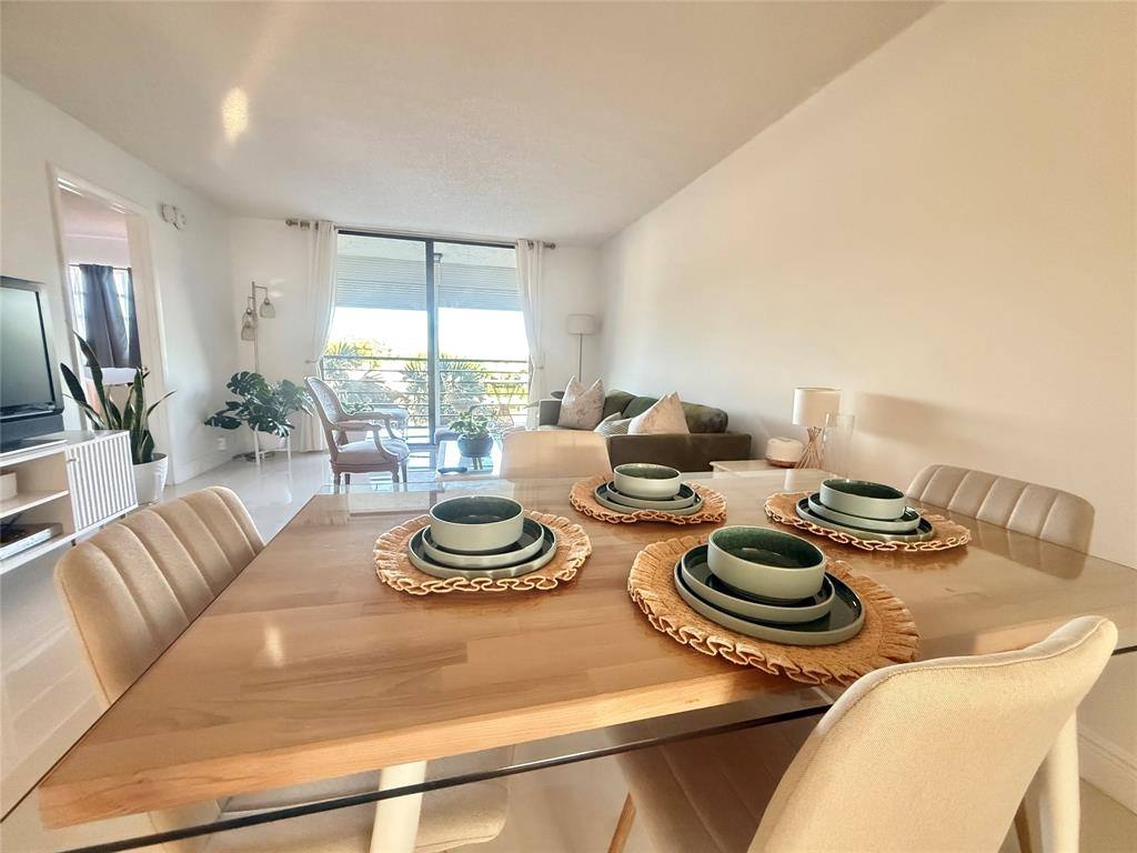 Apartment for rent at 4640 Lucerne Lakes Blvd W #402, Lake Worth, FL 33467