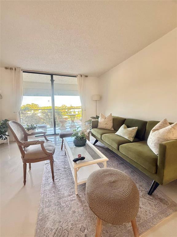 Apartment for rent at 4640 Lucerne Lakes Blvd W #402, Lake Worth, FL 33467