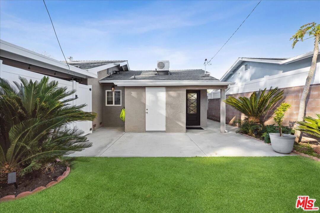 Apartment for rent at 9728 Kessler Ave, Chatsworth, CA 91311
