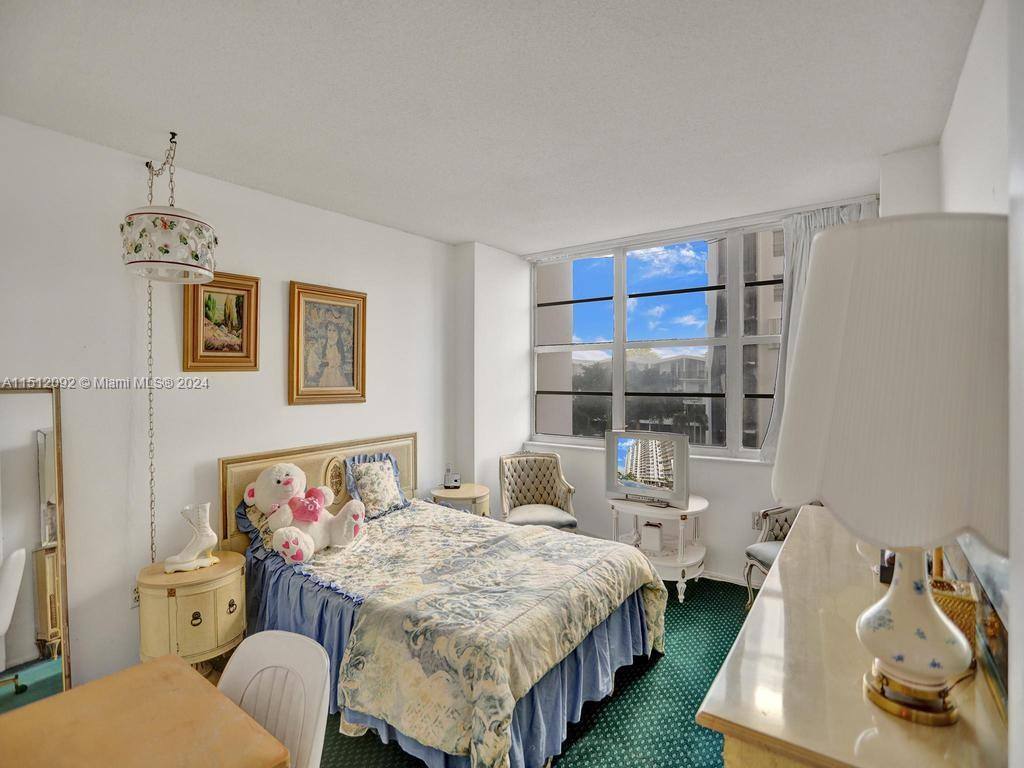 Apartment for rent at 18051 Biscayne Blvd #304, North Miami Beach, FL 33160