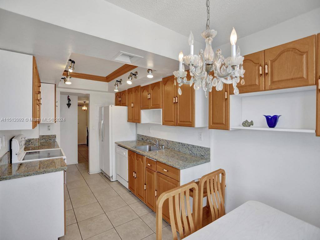 Apartment for rent at 18051 Biscayne Blvd #304, North Miami Beach, FL 33160